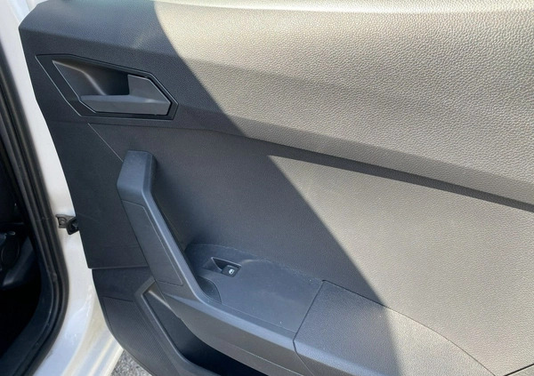 Seat Ibiza cena 56457 przebieg: 15610, rok produkcji 2019 z Rydułtowy małe 596